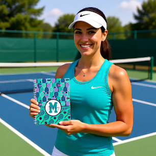 Avec le nom Minty et des raquettes de tennis viole