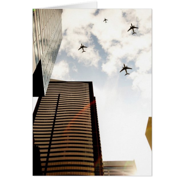 Avions volant au-dessus des bâtiments (Devant)
