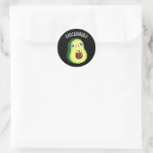 Avoc-schattig Funny Avocado Pun Dark BG Ronde Sticker (Tas)