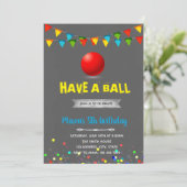 Avoir une invitation pour un anniversaire de bal (Debout devant)