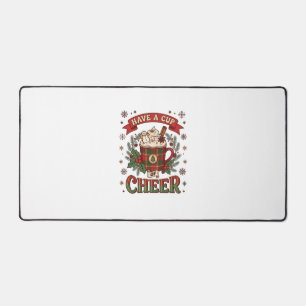 Avoir une tasse de Noël avec un motif à carreaux d