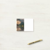 Avondfoto van bergmeer post-it® notes (Op bureau)