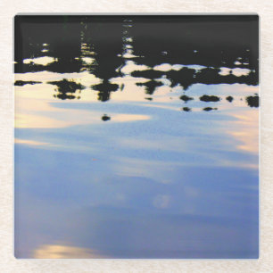 Avondse reflecties op vijver glazen onderzetter