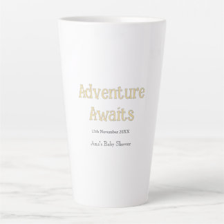 Avontuur wacht baby shower voeg naam datum pastel latte mok