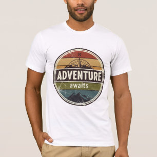 Avontuur wacht Badge met vintage bergkompas T-shirt