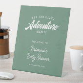 Avontuur wacht op groen welkom Baby shower Reclamebord Met Voetstuk (Insitu)