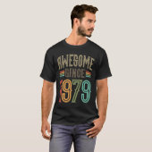 Awesome Since 1979 43rd Birthday Funny Retro T-shirt (Voorkant volledig)