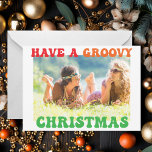 Ayez un Carte photo hippie Super Noël mignon<br><div class="desc">Prenez un Noël super. Customisez votre jolie carte de vacances hippie avec ce texte les années 70 funky dans des couleurs amusantes. Une carte de Noël hippy colorée avec votre photo de famille.</div>
