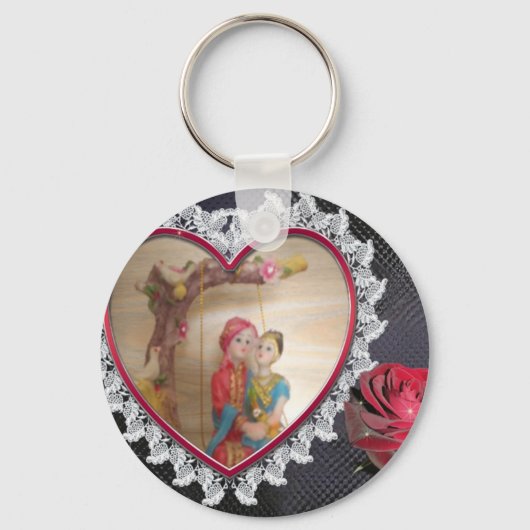 Aziatisch bruidspaar op Heart Swing Art Print Sleutelhanger (Voorkant)