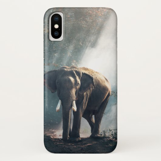 Aziatische olifant in een Sunlit Forest Clearing Case-Mate iPhone Case (Achterkant)