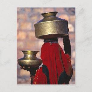 Azië, India, Rajasthan. Een lokale vrouw in het ro Briefkaart