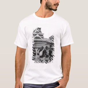 Azië, Japan, Kumamoto. Schoolkinderen bij T-shirt