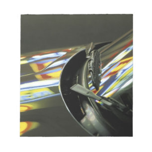 Azië, Maleisië, Melaka. Neonreflecties in de auto Notitieblok