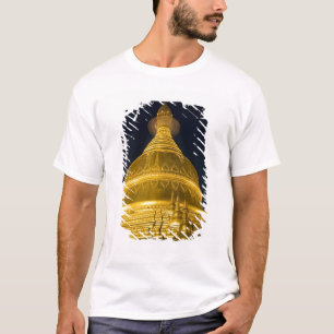 Azië, Mayanmar, Yangon, Boeddhistische tempel in T-shirt