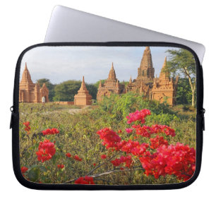 Azië, Myanmar (Birma), Bagan (Pagan). Een Bagan Laptop Sleeve