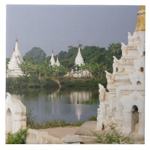 Azië, Myanmar (Birma), Mandalay. Een boeddhist Tegeltje
