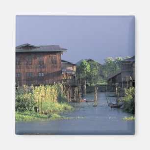 Azië, Myanmar, Inle Lake. Een drijvend dorp op Magneet