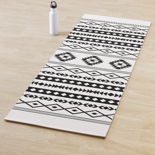 Aztec Black op White Mixed Motifs Pattern Yogamat (In situ)