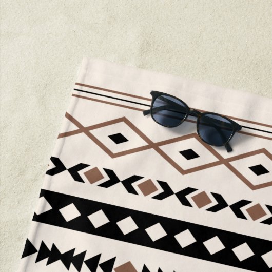 Aztec Brown Black Cream Mixed Motifs Pattern Strandlaken (In situ)