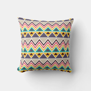 Aztec Chevron #5 @ VictoriaShaylee Kussen