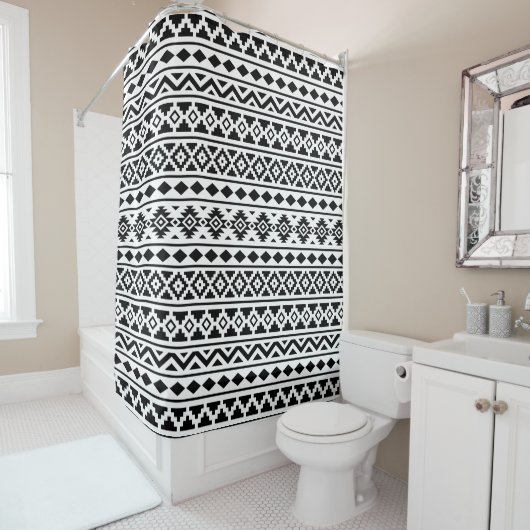 Aztec Essence Pattern II Zwart op Wit Douchegordijn (In situ)