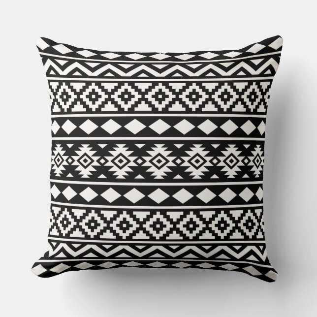 Aztec Essence Pattern III White op Black Kussen (Voorkant)