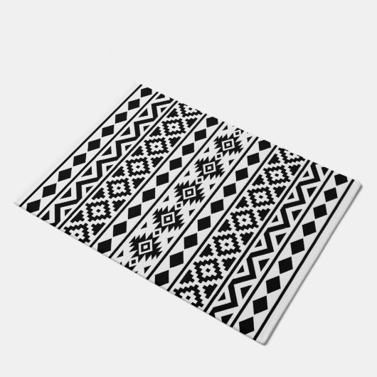 Aztec Essence Verticale Ptn III Black op wit Deurmat (Schuin)