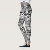 Aztec Influence Rpt Pattern Black op White Leggings (Links)