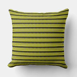 Aztec Mountains - Banana Yellow on Black Kussen