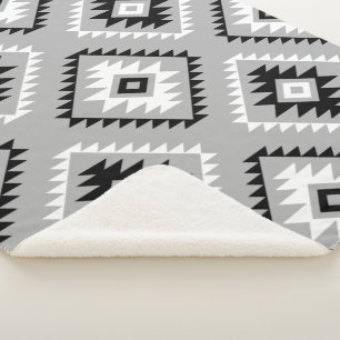 Aztec stijl motief groot patroon zwart wit grijs sherpa deken