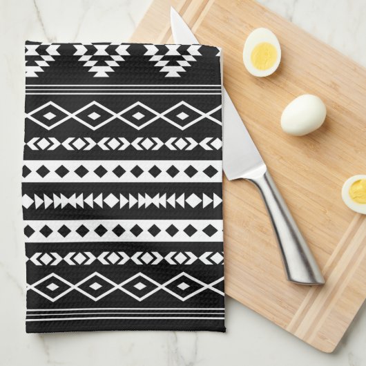 Aztec White op Black Mixed Motifs (V) Pattern Theedoek (Quarter Fold)