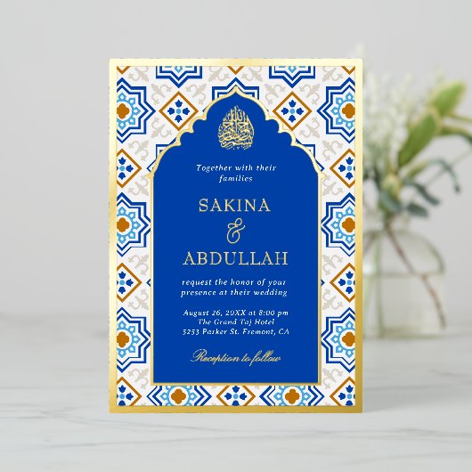 Azure Blue Persian Mozaïek Moslim Bruiloft Goud Folie Uitnodiging (Staand Voorkant)