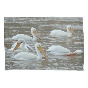 B16 Witte pelikanen op modderige rivier Kussensloop