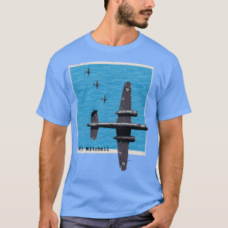 B25 Mitchell WW2 bommenwerper vliegtuig boven de o T-shirt