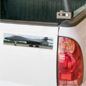 B-1B Lancer Bomber op aarde Bumpersticker (Op Truck)