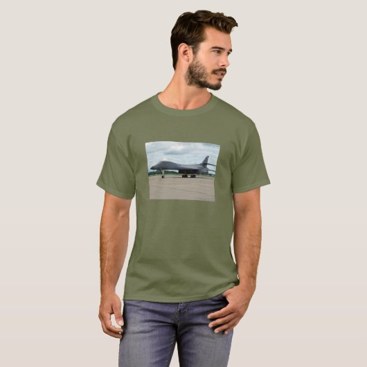 B-1B Lancer Bomber op aarde T-shirt (Voorkant volledig)