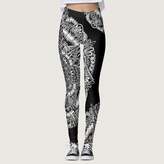 B&W Circular Mandala Leggings (Voorkant)