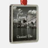 B/W Cleveland Ornament (Rechts)