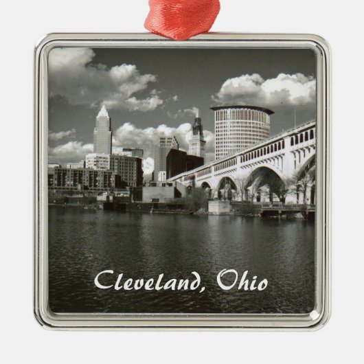 B/W Cleveland Ornament (Voorkant)