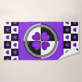 B&W Purple Hearts Beating (Serviette de bain)