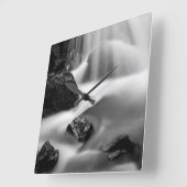 B&W waterval, Californië Vierkante Klok (Hoek)