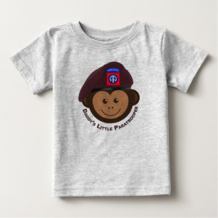 Baby aapje “Papa's kleine parachutist”