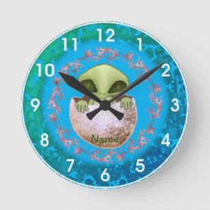 Baby Alien Clock Ronde Klok