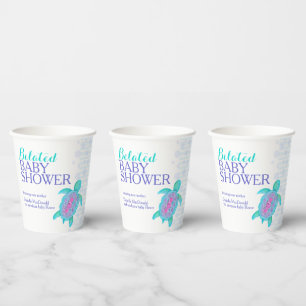 Baby aqua met waterverf achtergelaten zeeen schild papieren bekers