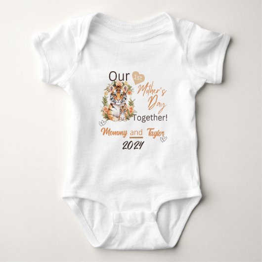 Baby bijpassende tijger onze eerste moederdag same romper (Voorkant)