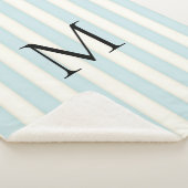 Baby Blauw & Antiek Witte Strepen Monogrammed Sherpa Deken (3/4)