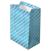 Baby Blue Diagonal Stripe Patroon Medium Cadeauzakje (Achterkant Gekanteld)