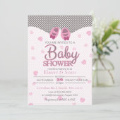 Baby Booties Filles roses baby shower invitation (Debout devant)