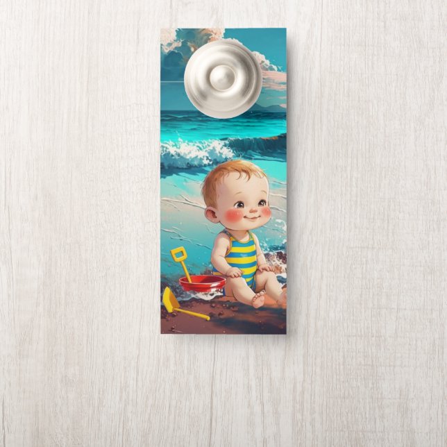 Baby Boy op het strand (Op knop)