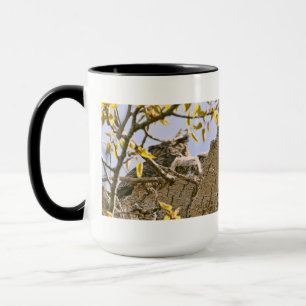 Baby Eigenaren en Moeder Owl in een Nest Mok